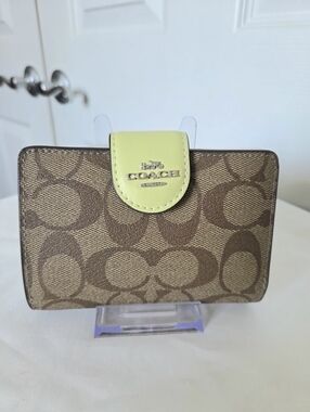 New With Tags!  Coach Signature Medium Corner Zip Wallet Khaki Brown Pale Lime